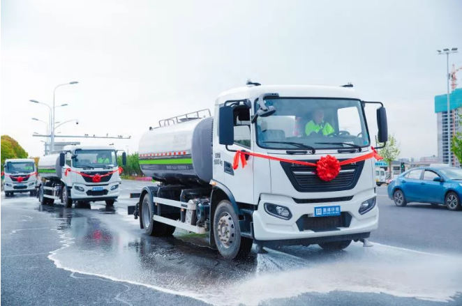 新時代中國城市美容師！盈峰環(huán)境新能源環(huán)衛(wèi)車可減排4.5萬噸污染物