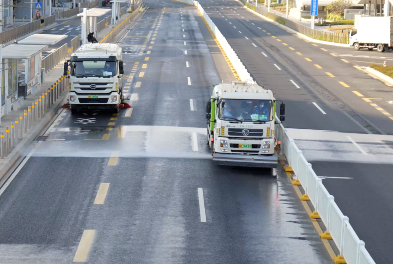 奔赴前線！盈峰環(huán)境環(huán)衛(wèi)裝備助力各地打贏疫情防控阻擊戰(zhàn)！